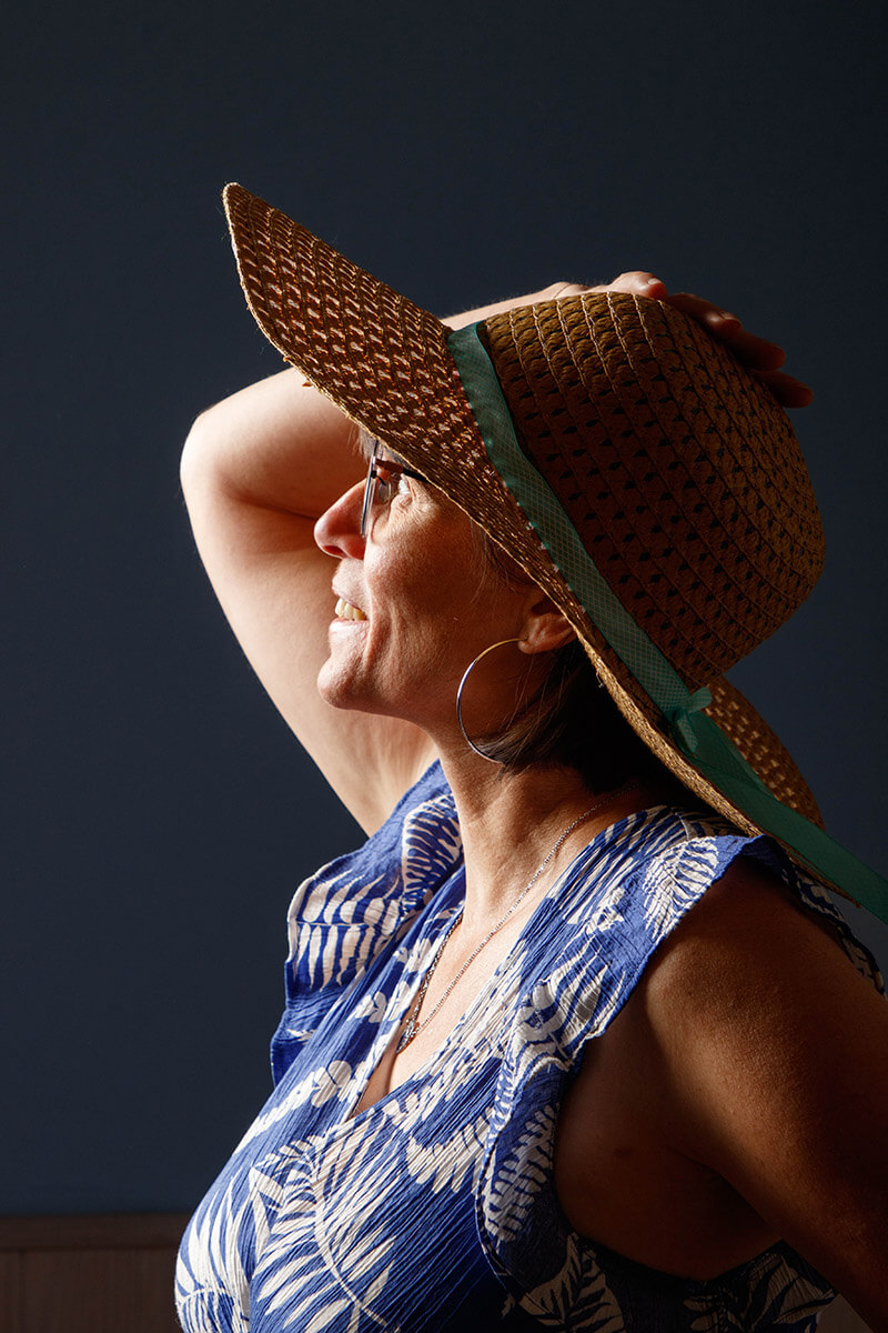 portrait avec chapeau de paille